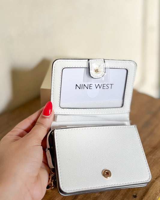 Mini cartera Nine West.