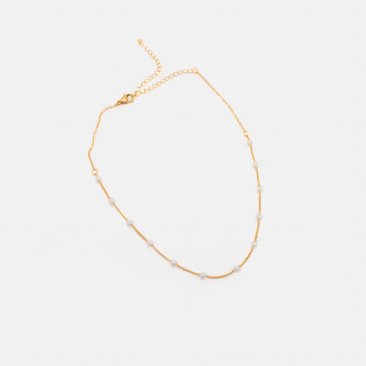 Cadena choker de perlas.