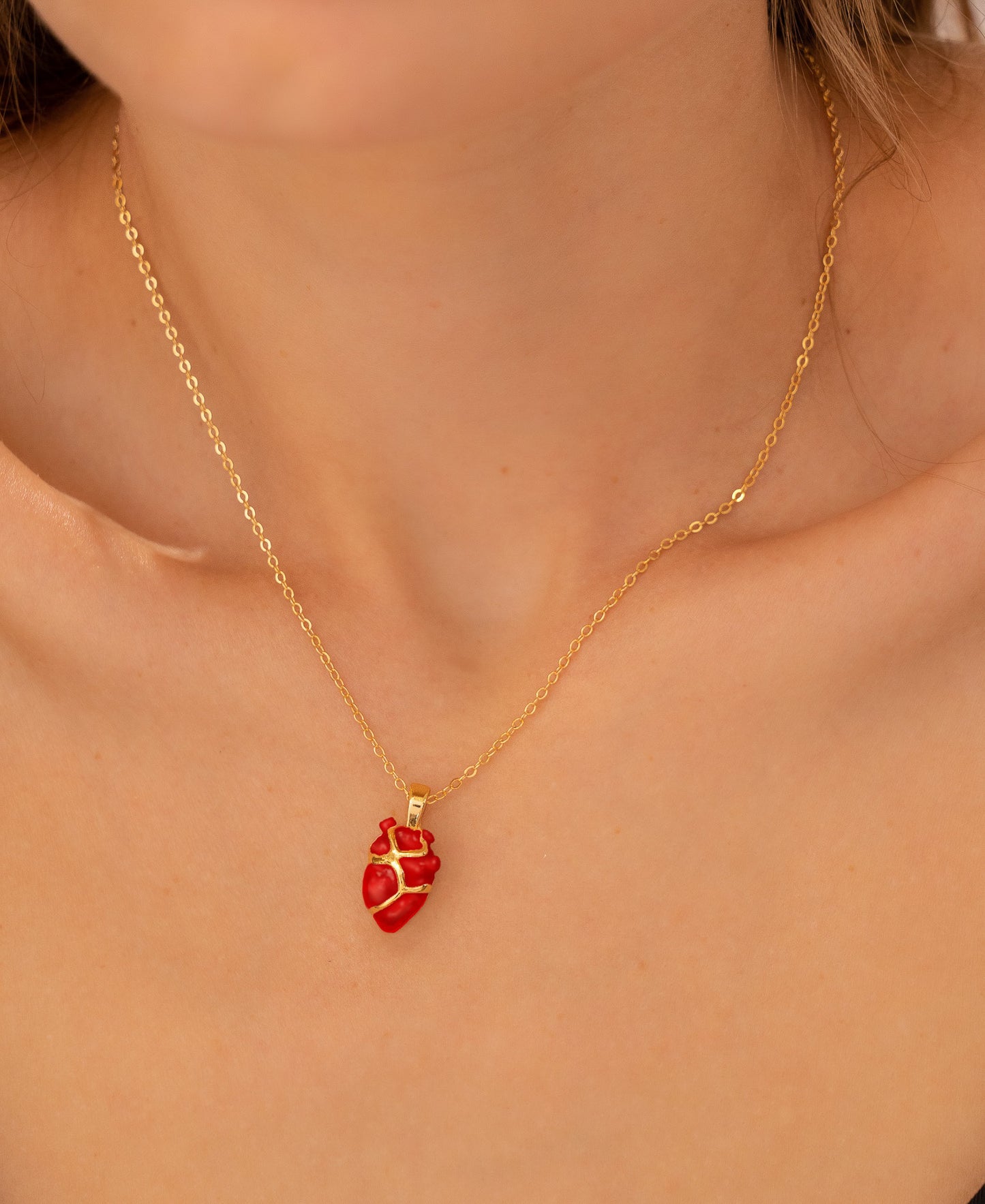 Collar corazón anatómico