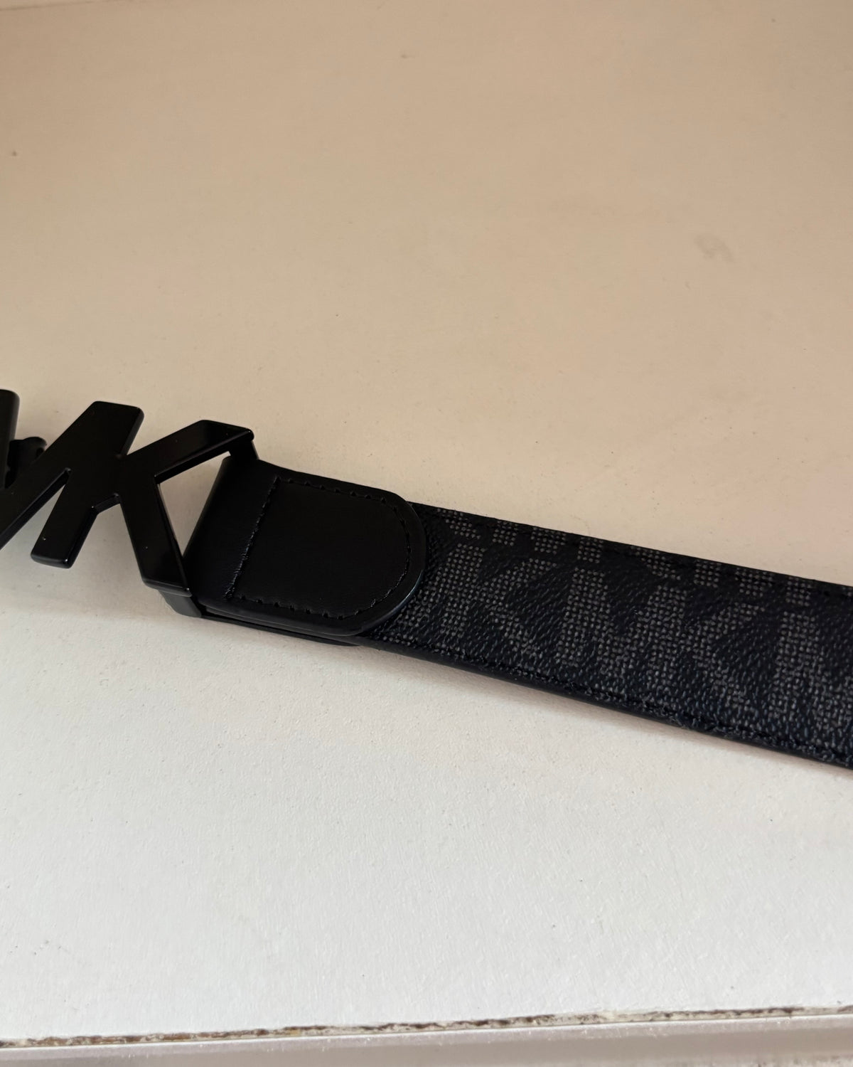 Faja Michael Kors negra