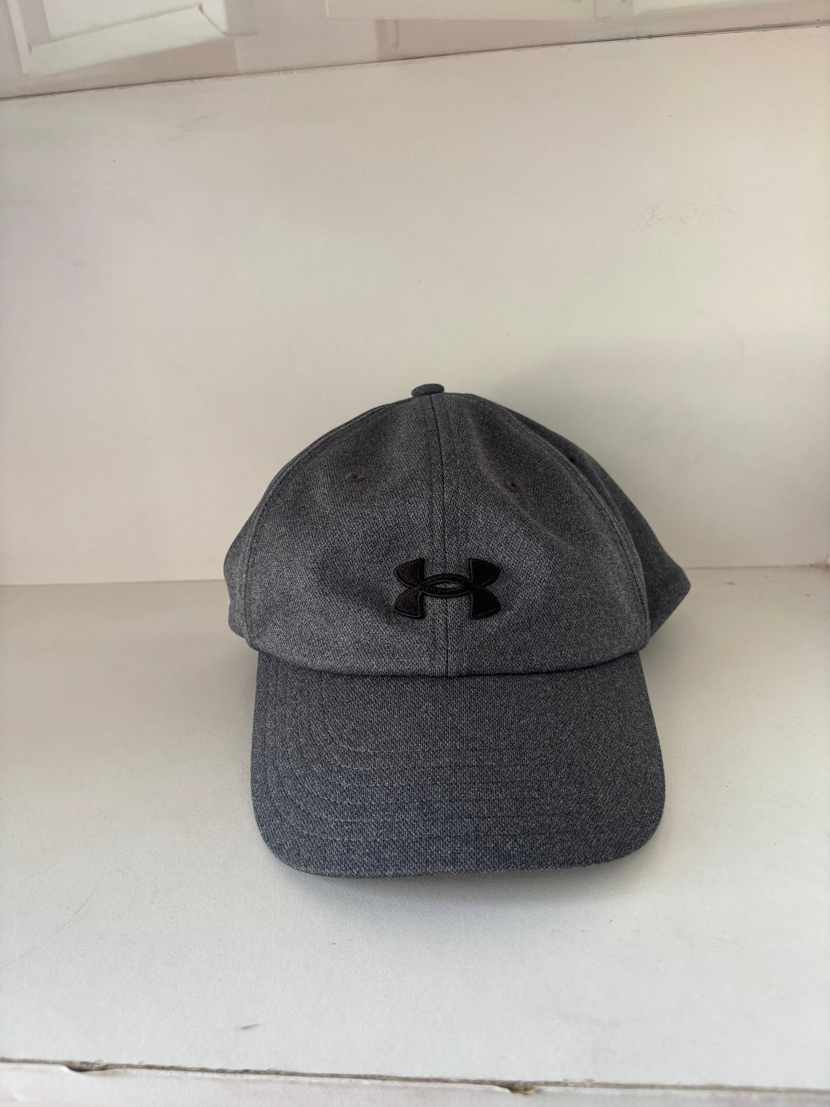 Gorra Under Armour gris