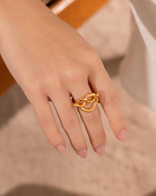 Anillo tipo lazo de corazón