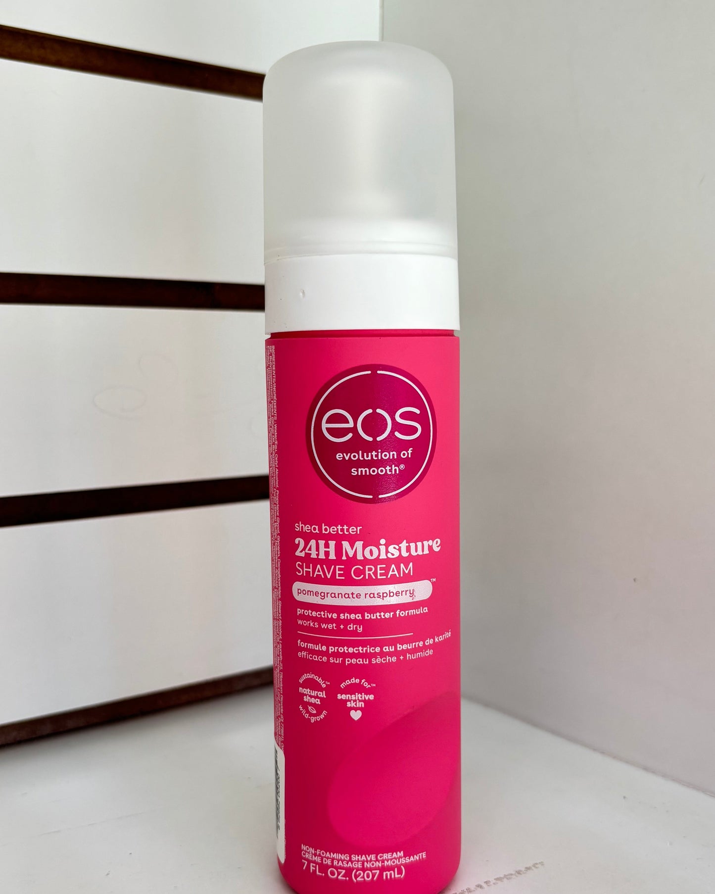 Crema de afeitar sin espuma EOS.