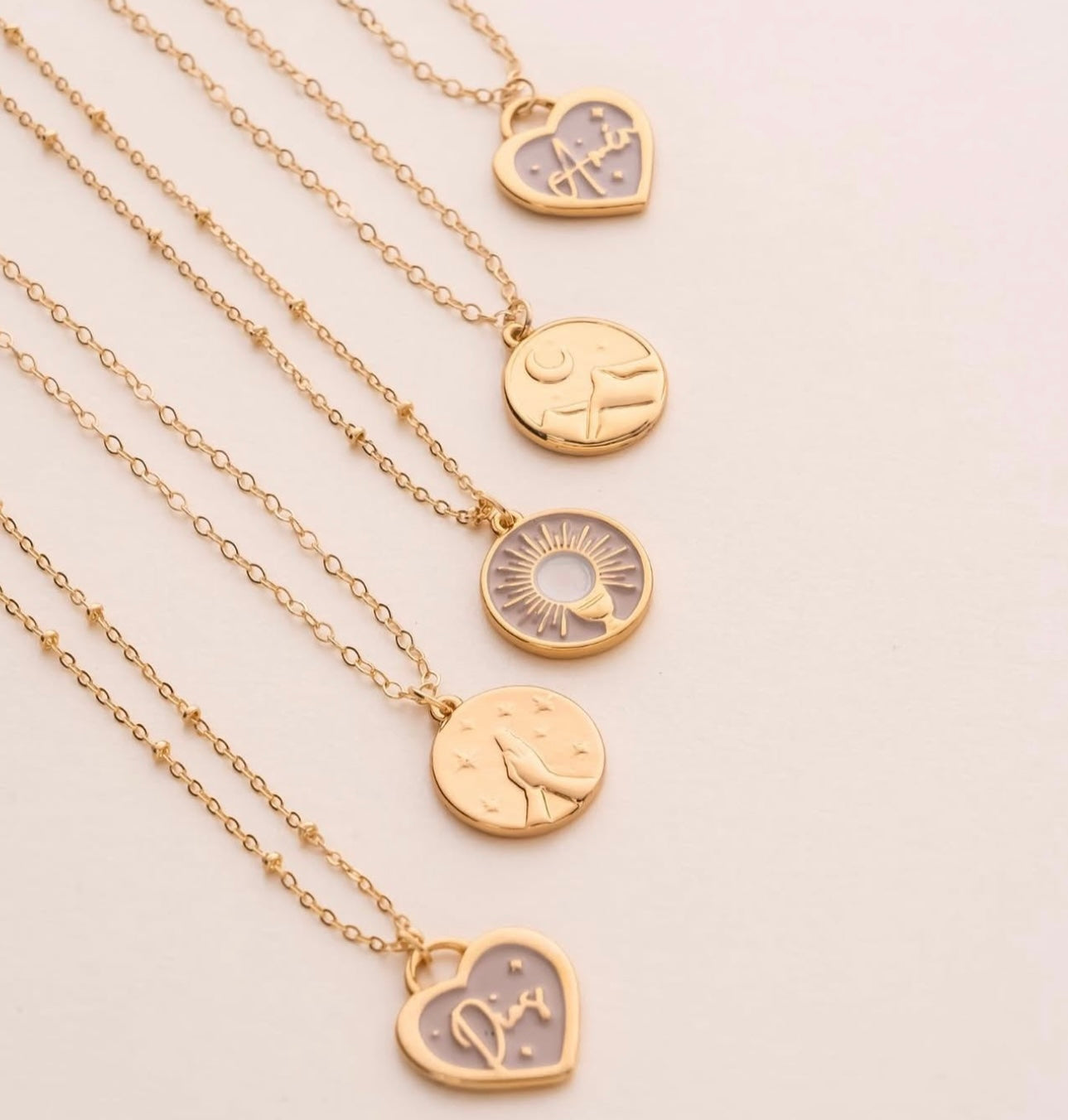 Cadenita con dije “Amén”