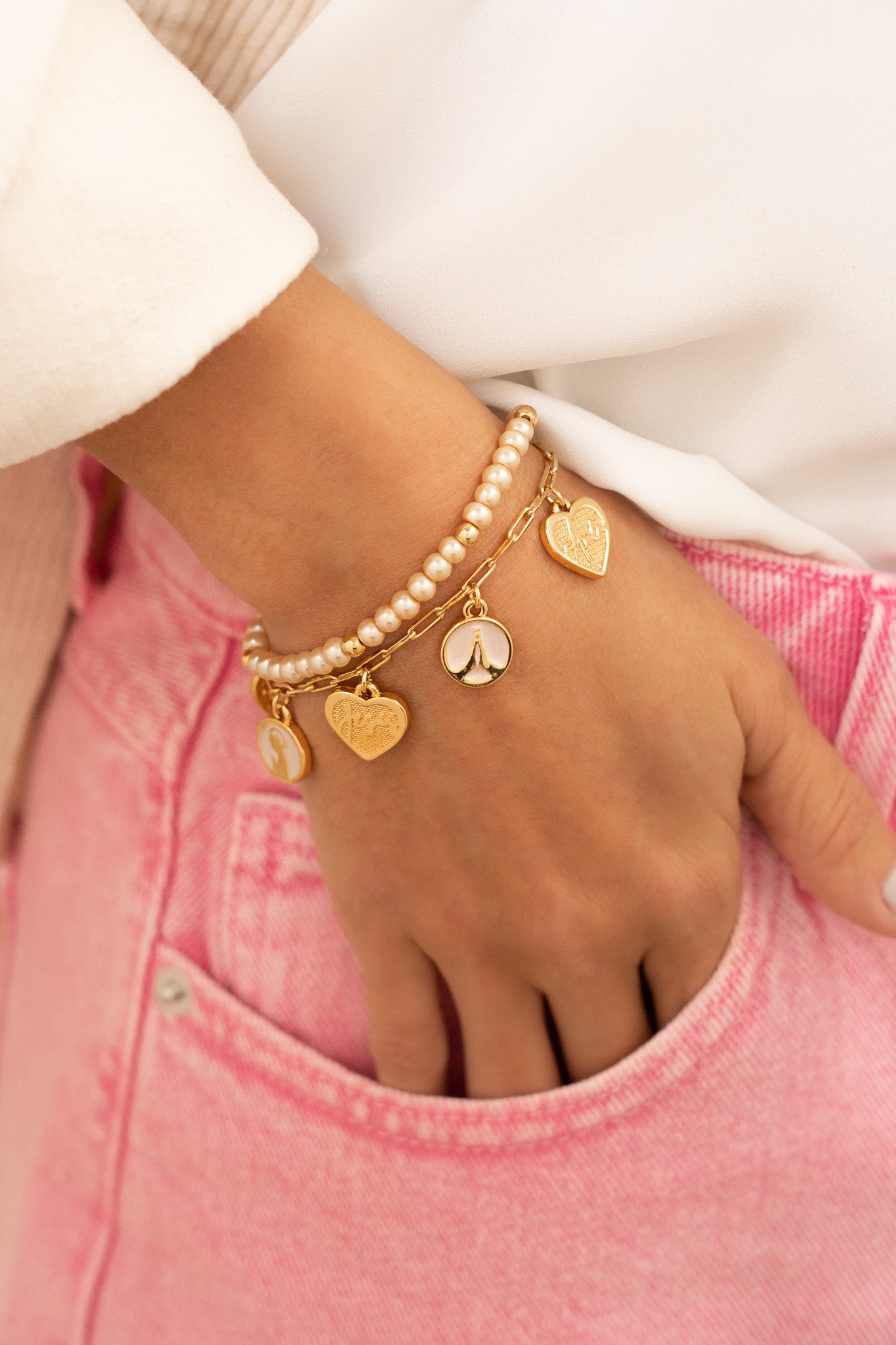 Pulsera “Dios te salve María” + empaque especial.