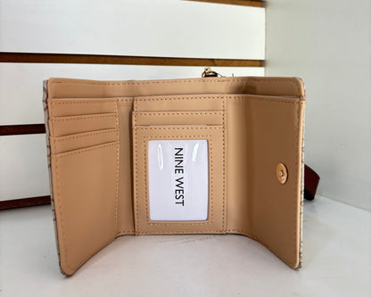 Mini-billetera Nine West