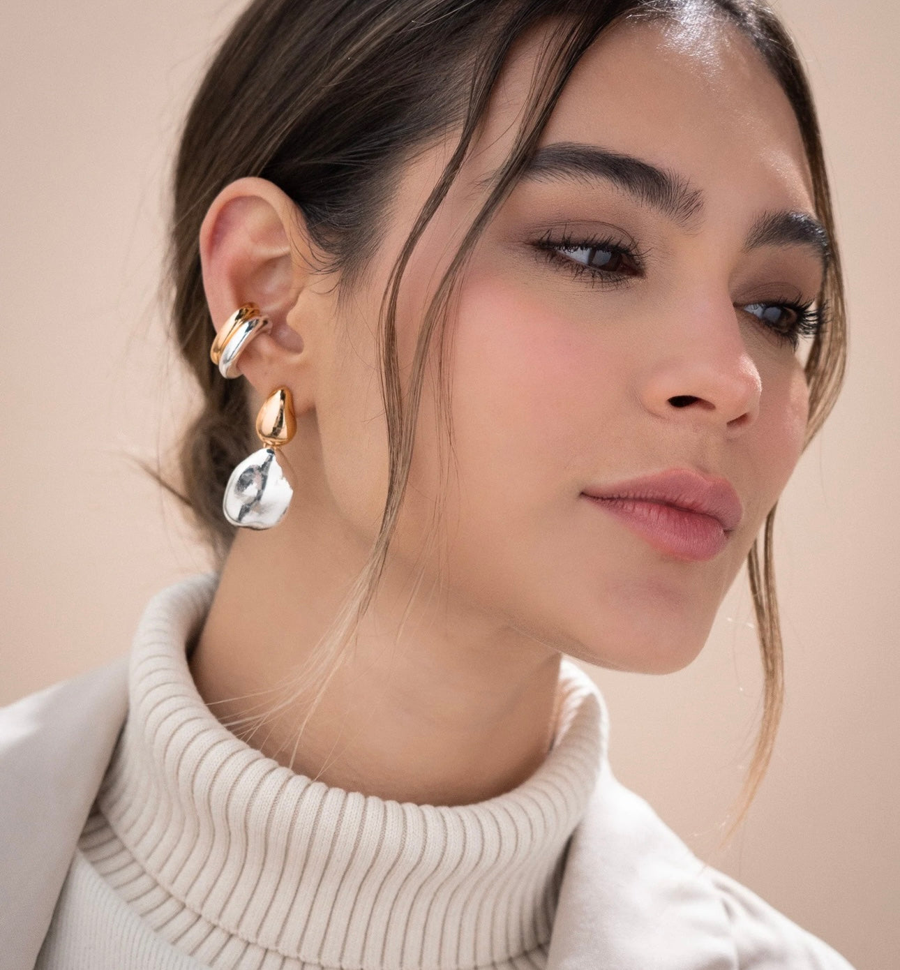 Estilo gota dorado con plata