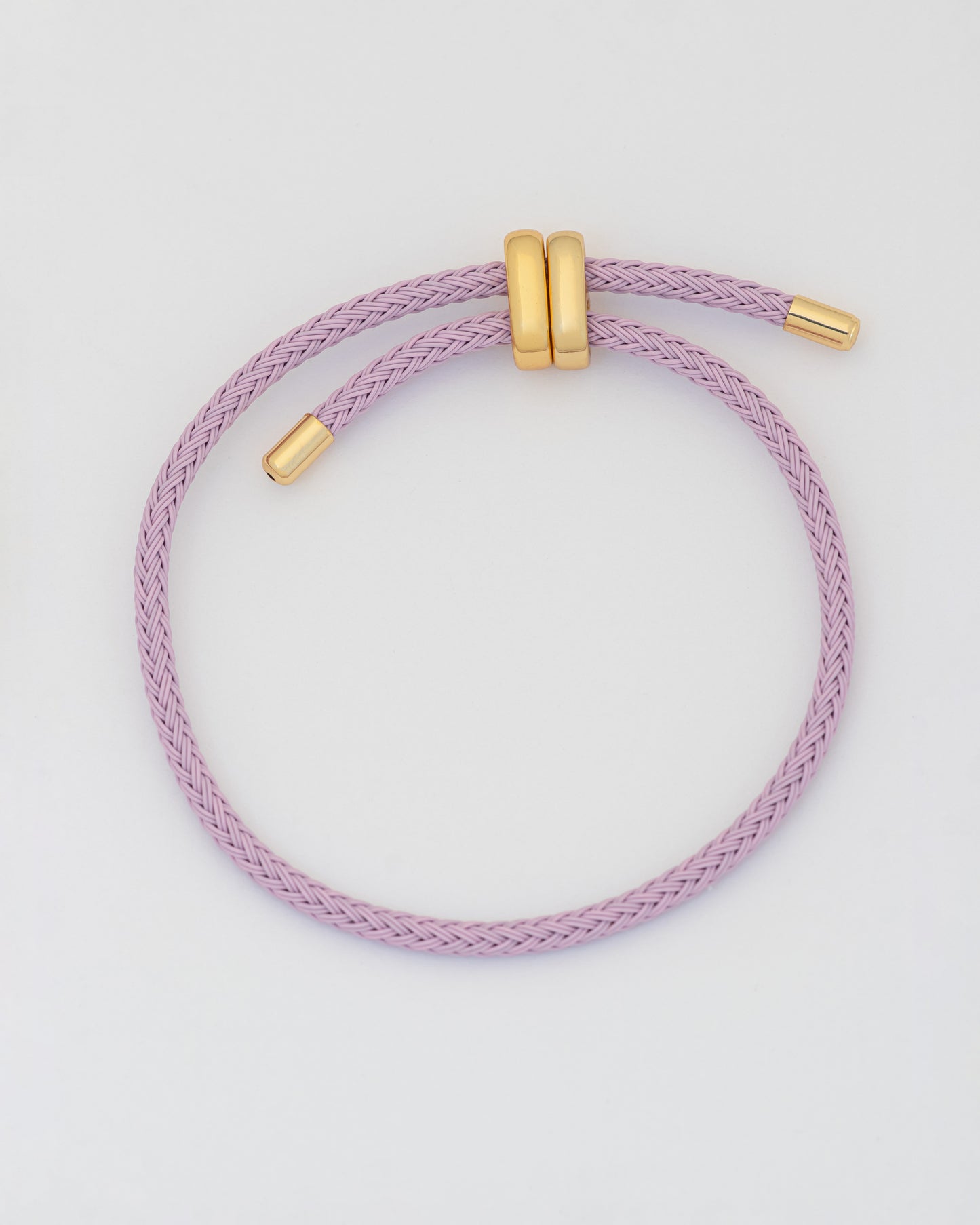 Pulsera personalizable morada.