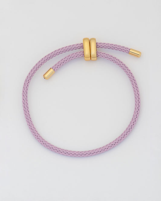 Pulsera personalizable morada.