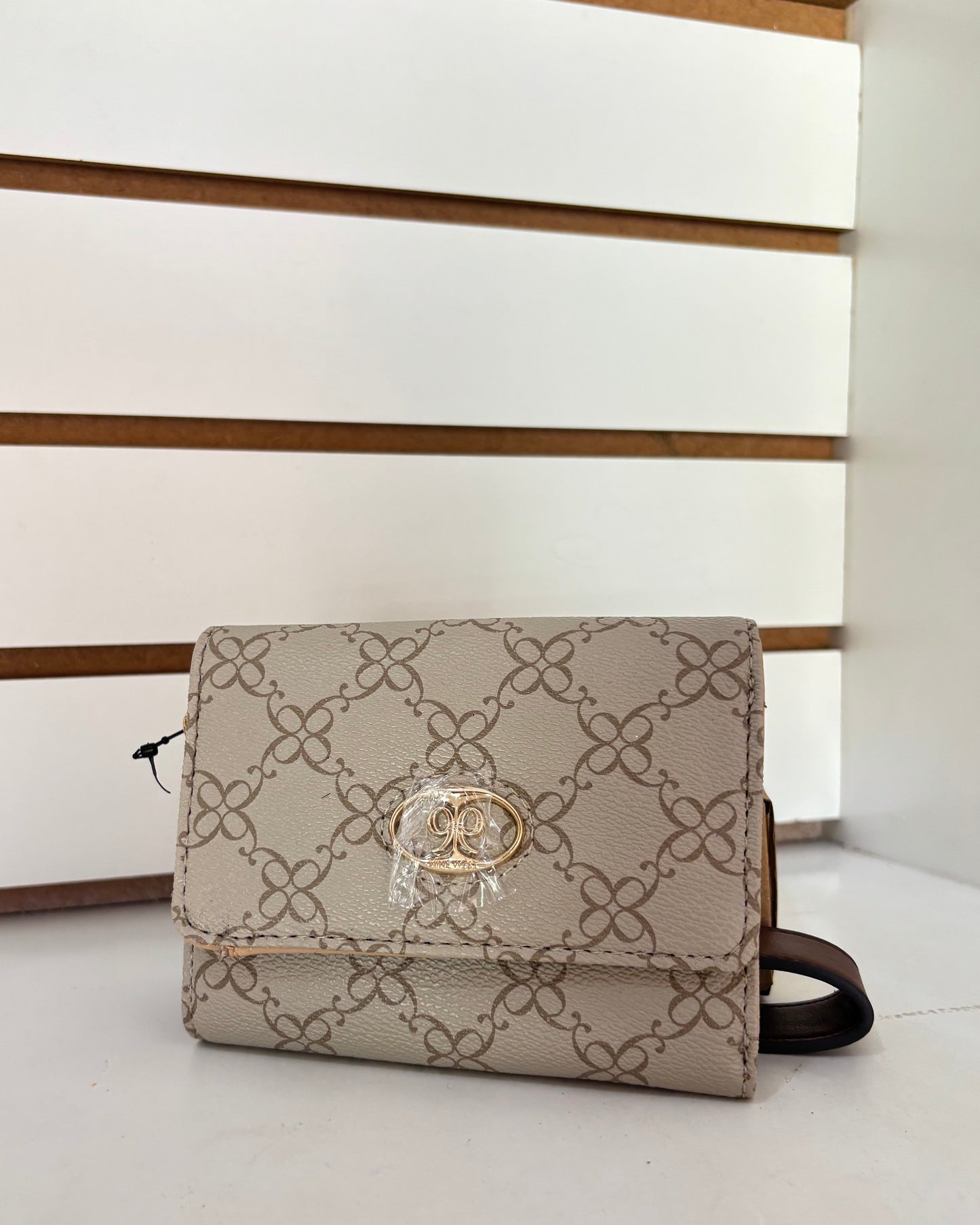 Mini-billetera Nine West