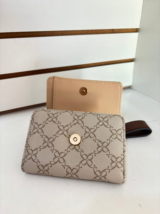 Mini-billetera Nine West