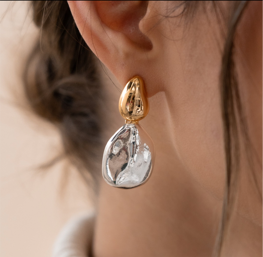 Estilo gota dorado con plata