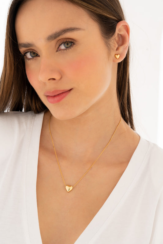 Set collar con dije de corazón + aretes.