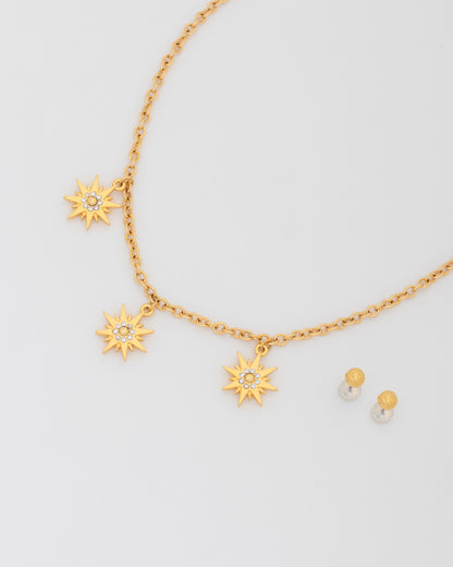 Collar multicharm de estrellas.