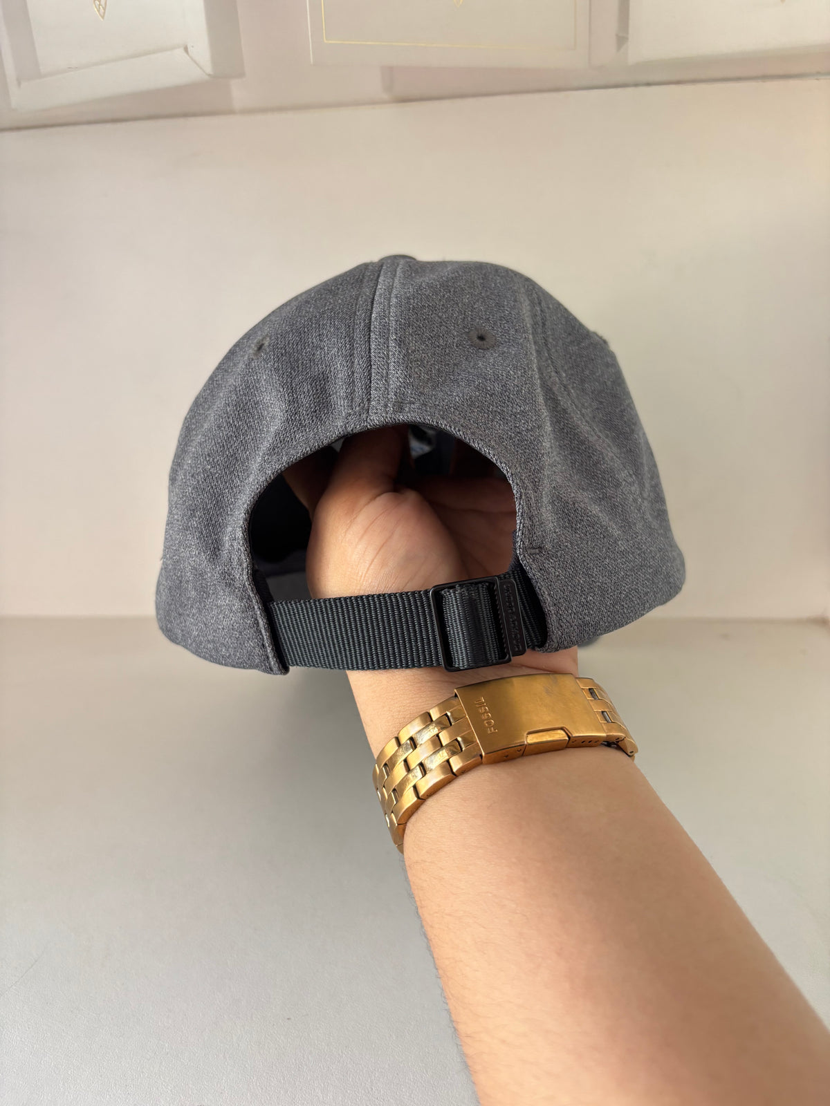 Gorra Under Armour gris